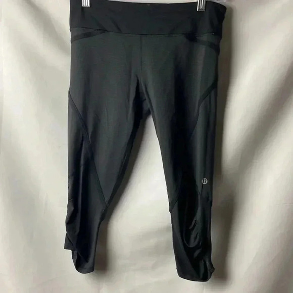 LULULEMON WO SIZE 6 RUN FOR YOUR LIFE CROP SPORT LEGGINGS BLACK WAIST ZIP POCKET - Picture 2 of 11